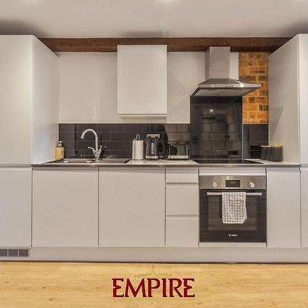 Stylish 2 Bed Apartment Burton On Trent Extérieur photo