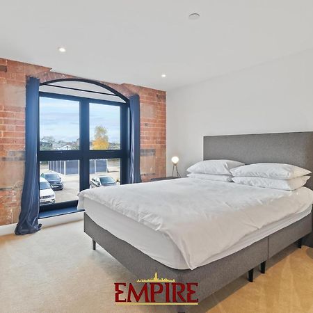 Stylish 2 Bed Apartment Burton On Trent Extérieur photo