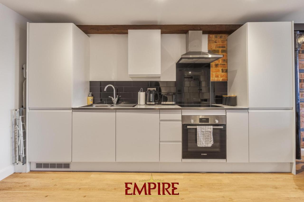 Stylish 2 Bed Apartment Burton On Trent Extérieur photo