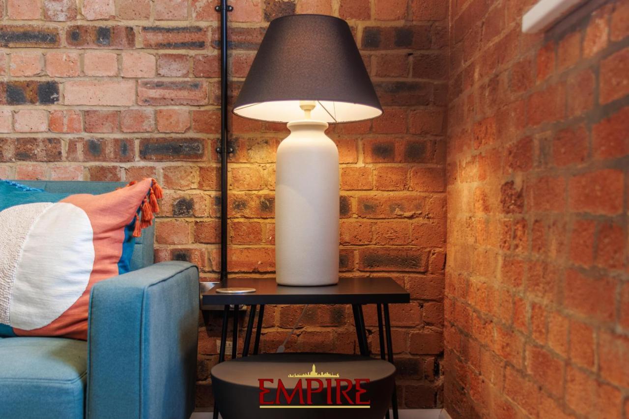 Stylish 2 Bed Apartment Burton On Trent Extérieur photo